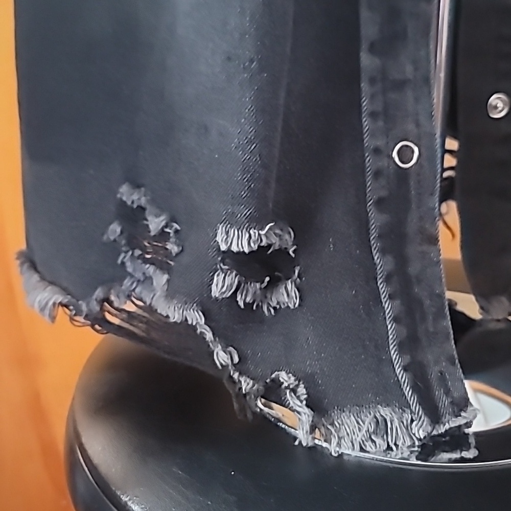 Destressed Jean Shacket - Picture 4 of 10